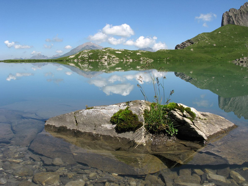 mountain-lake “Flueseeli” near Lenk