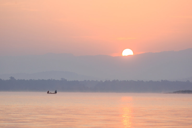 Sunrise on the river Denwa in Madhya Pradesh