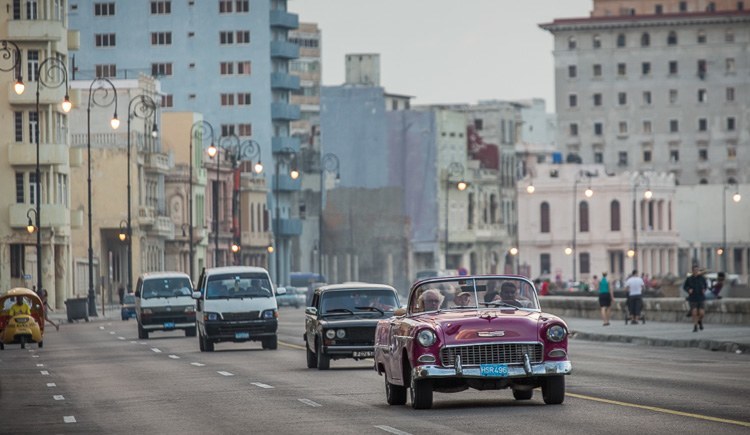 panning photography classic car Havana Cuba