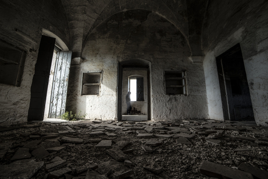 The sense of abandonment by Ciro Santopietro on 500px.com