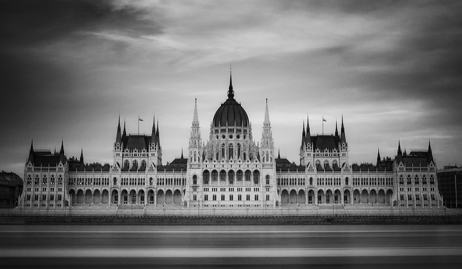 Parliament B&W by Leonardo Regoli on 500px.com