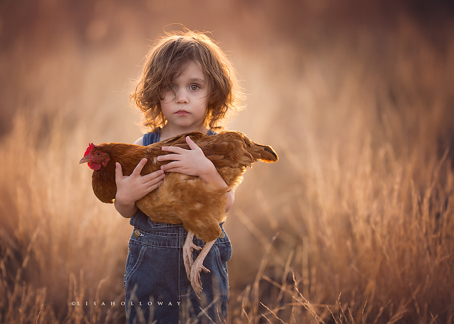 Elliott & His Hen by Lisa Holloway on 500px.com