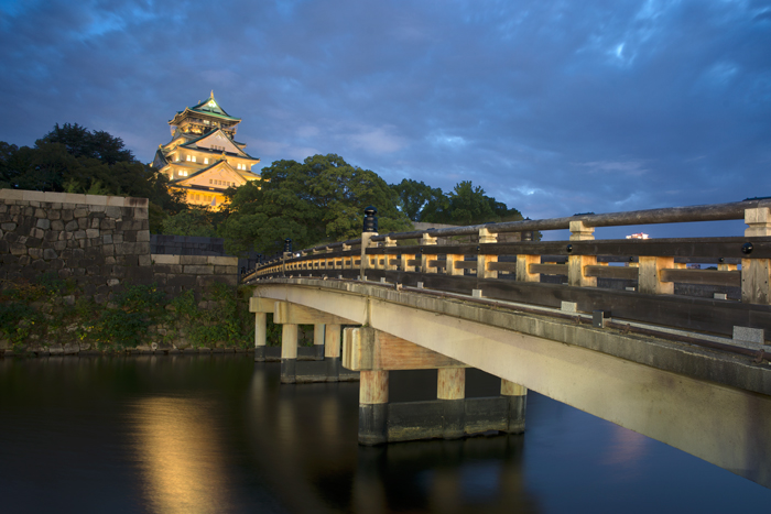 osaka-castle-blue-hour