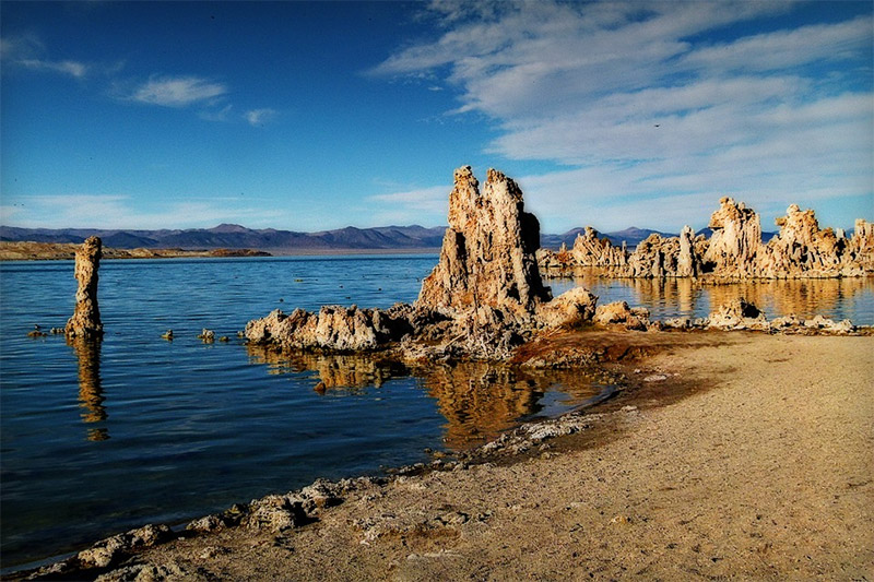 Mono Lake by werner22brigette / Pixabay License