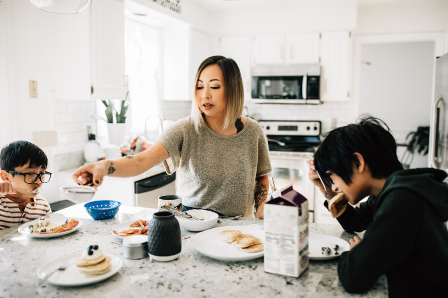 Asian mom brunch with Asian sons, Winnie Bruce by Winnie Bruce on 500px.com