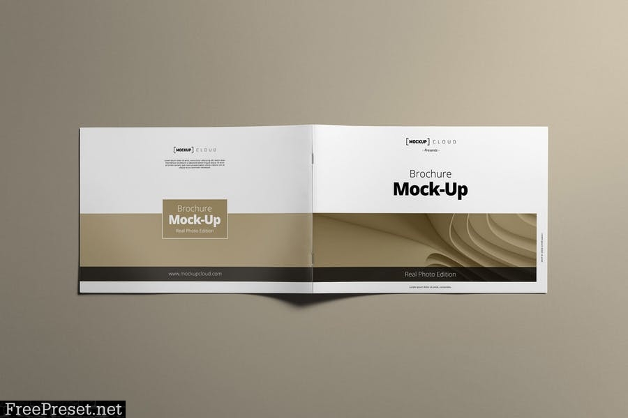 Landscape Brochure Mockup Y5GAYM