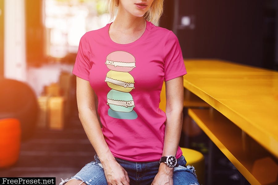 T-Shirt Mock-Up Fashion Girl AHT3GZ