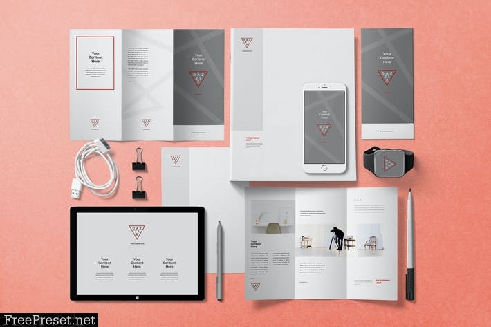 Threefold Brochure Mockups 5PY6SM