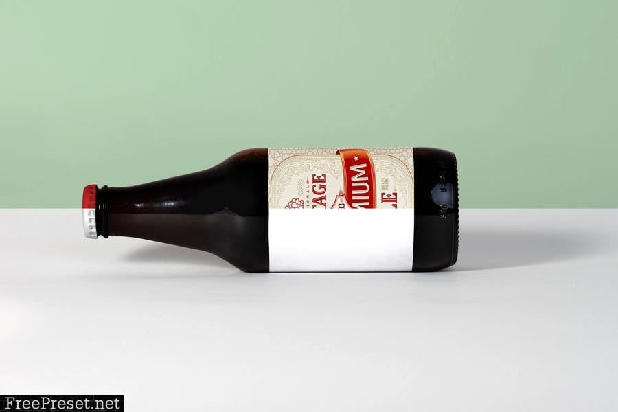 Beer Bottle Mockup UQ2443H