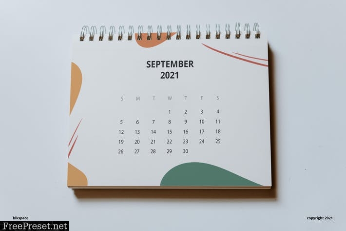 Calendar Mockup Vol.02 VAY3EV6