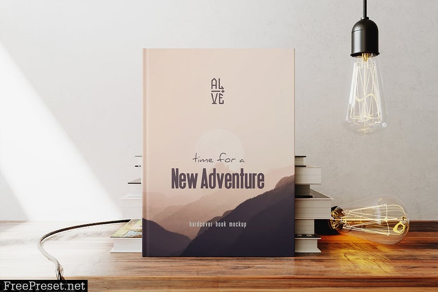 Hardcover Book Mockup 75LZW7Y