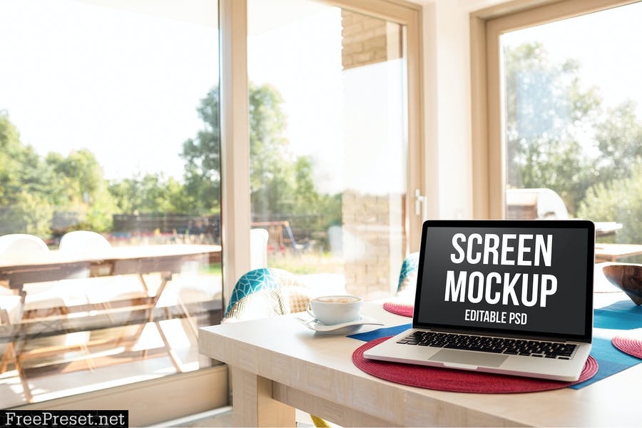 Laptop Screen Mockup Set FVSE6FR